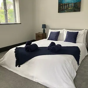 Little Elm - Luxury From Home, Free Parking, 30-40 Mins Walk From Centre Apartment